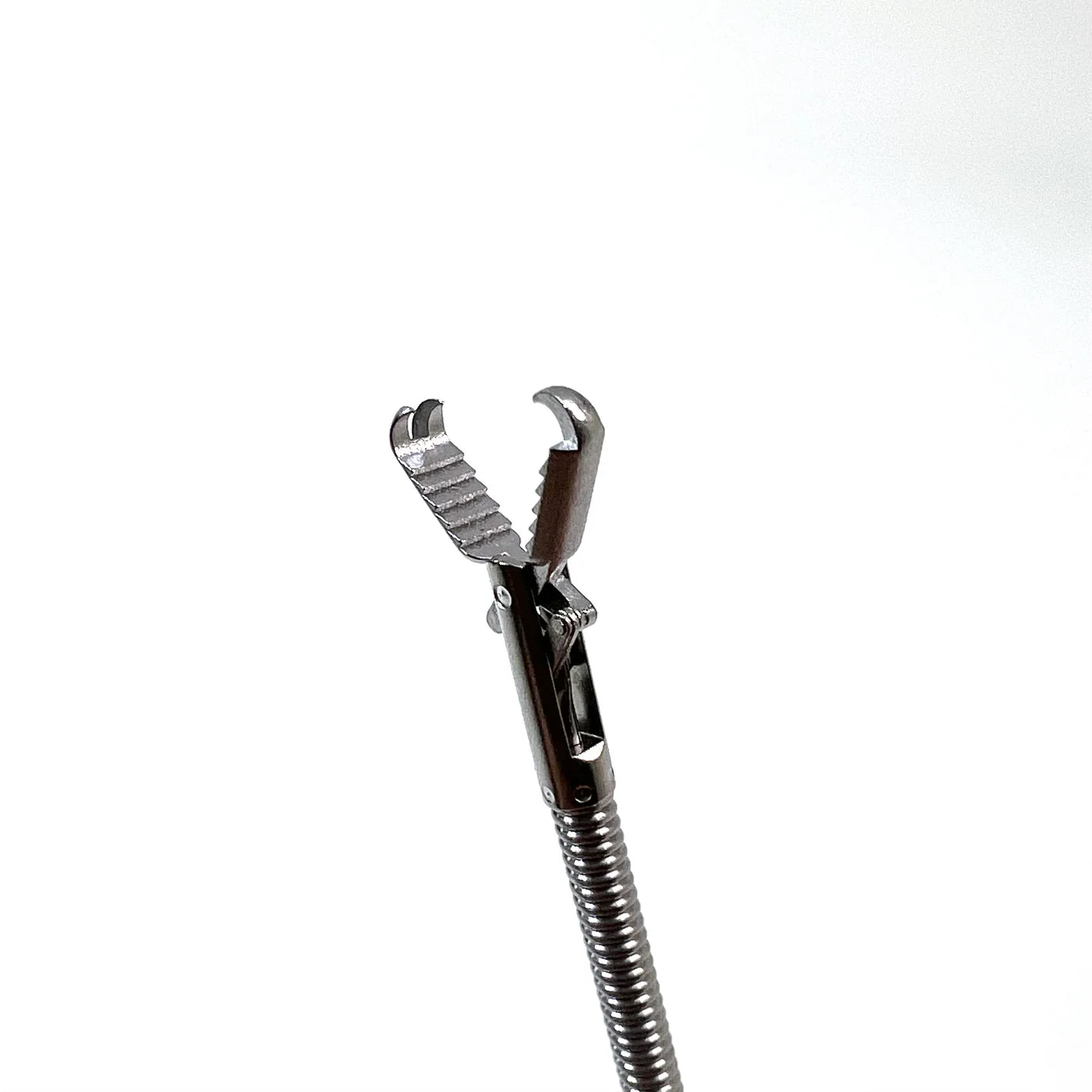 Vividia BT-F-2318 Alligator Forcep Tool 1.8mm Diameter 2.3m Long Probe for Work Channel Borescopes