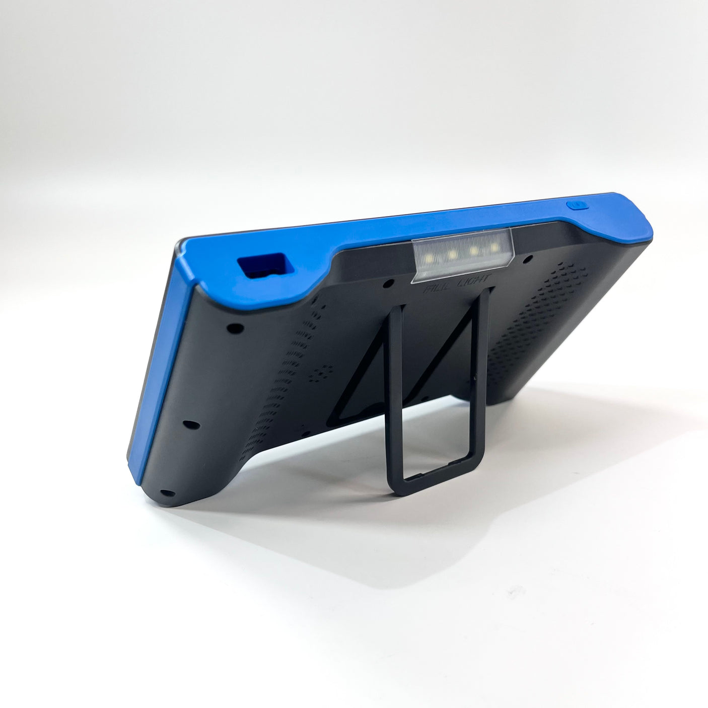 Vividia M700 USB Monitor with 7" Display Screen and USB-A Port and Rechareable Battery for USB Cameras