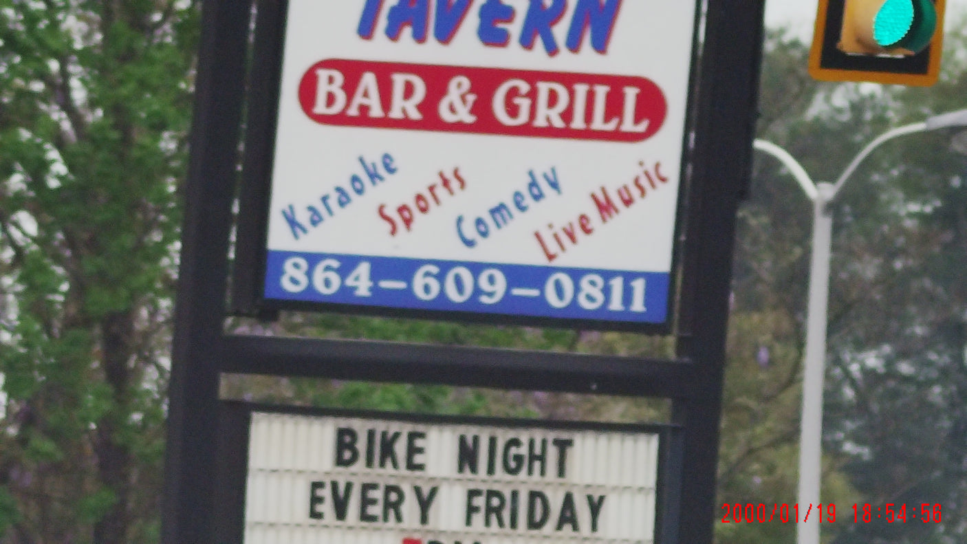 Vividia SS-550 Digital LCD Spotting Scope Telescope Camera 10-50x35mm with 5" Screen 1080P Video 14MP Picture Capture