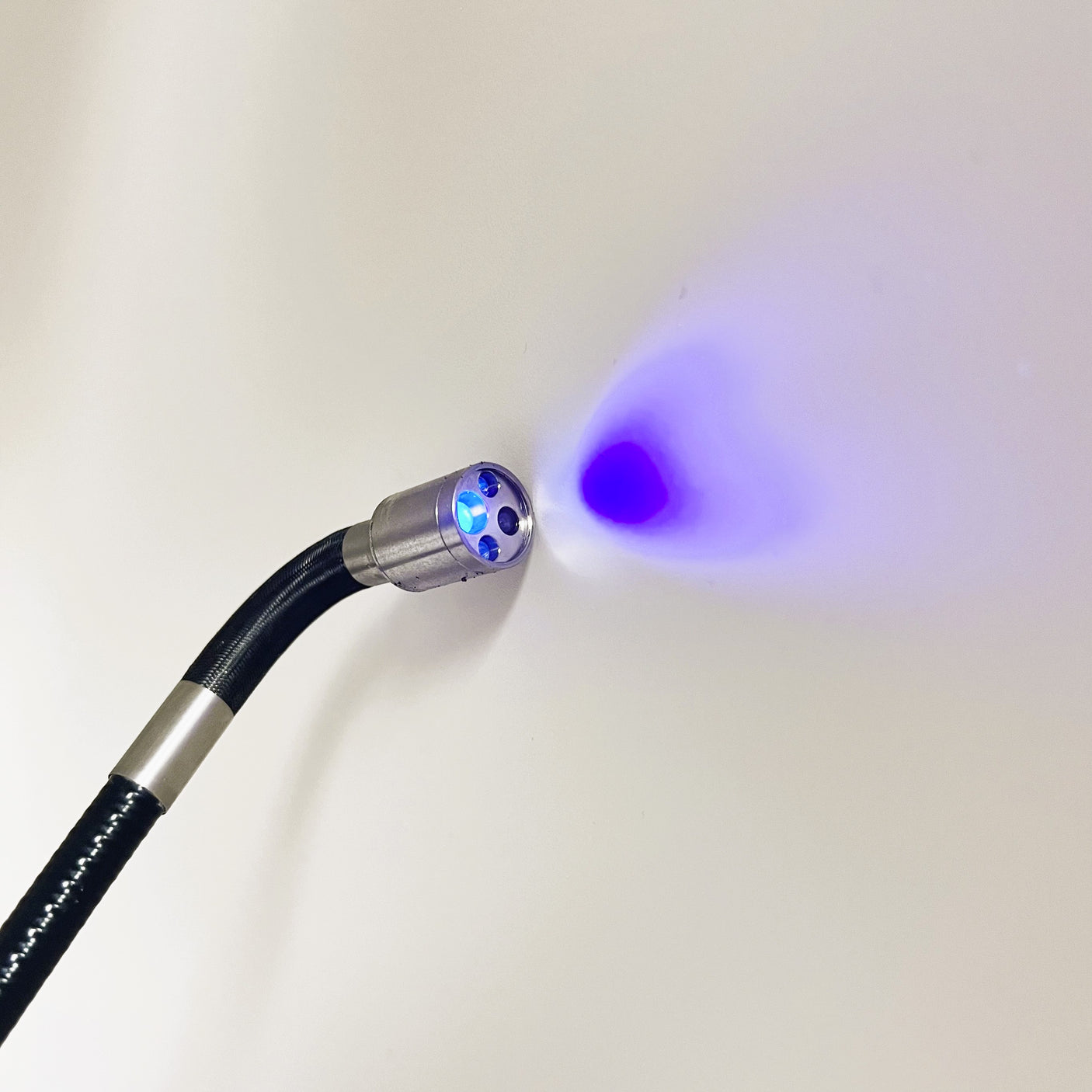 Vividia UV-800R Flexible Rotational USB One-Way 180 Degrees Articulaiton UV Lighting HD Borescope